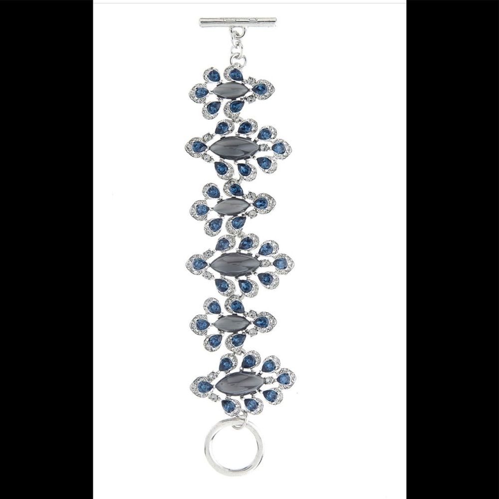 Oscar de la renta polar crystal toggle bracelet